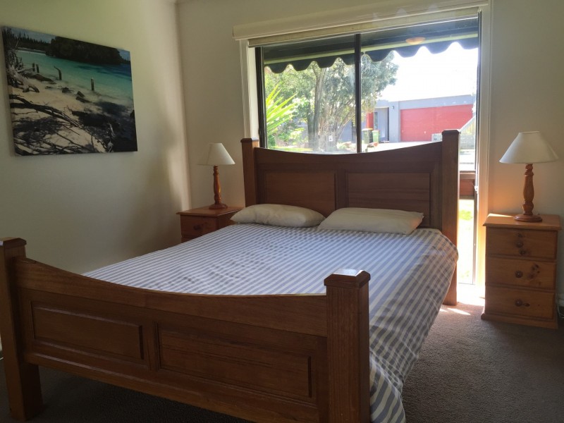 82 Bayview Avenue, Inverloch VIC 3996