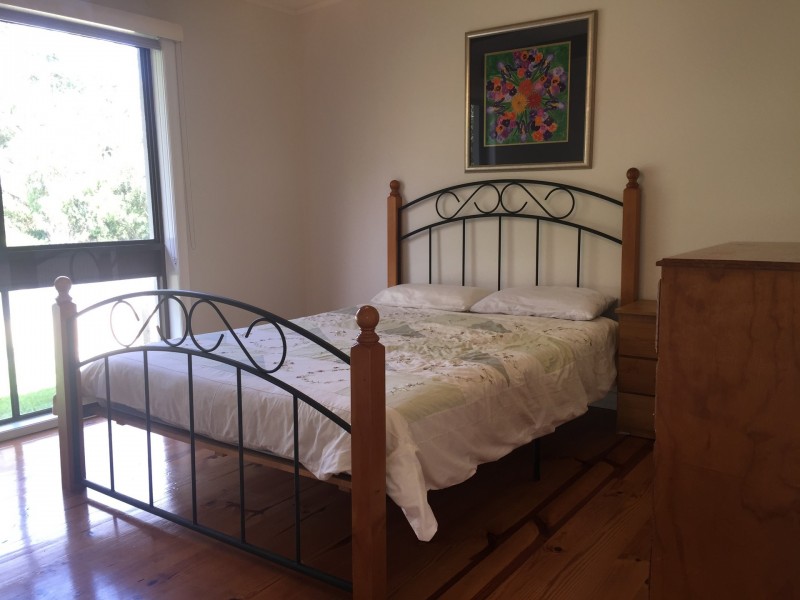 82 Bayview Avenue, Inverloch VIC 3996