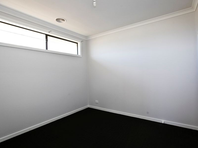 2 Honeyeater Circuit, Inverloch VIC 3996