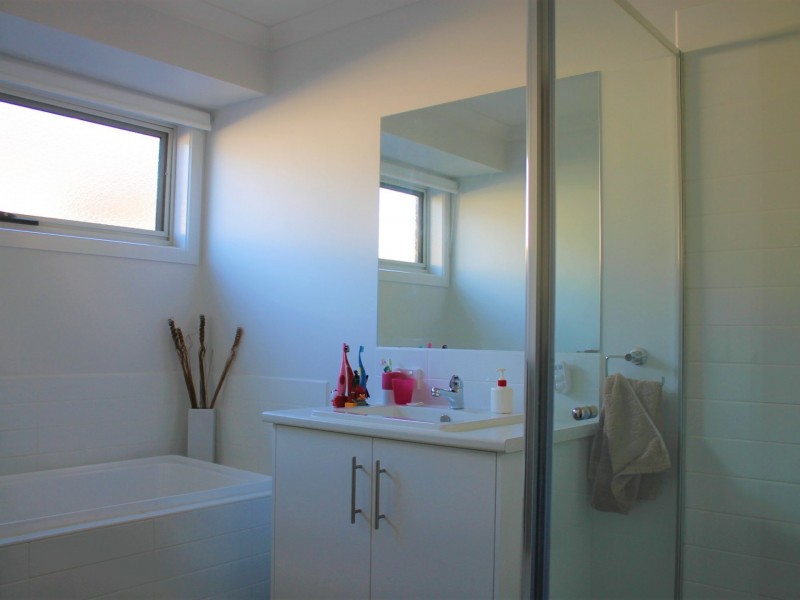 4 Oceanic Drive, Inverloch VIC 3996