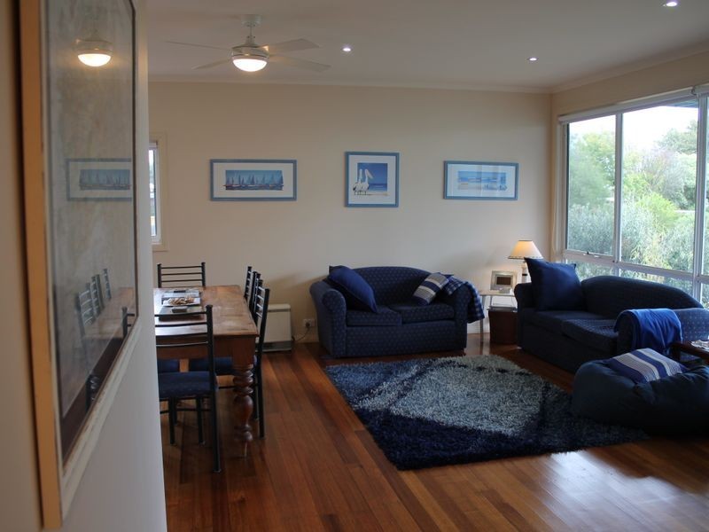 111 Bayview Avenue, Inverloch VIC 3996