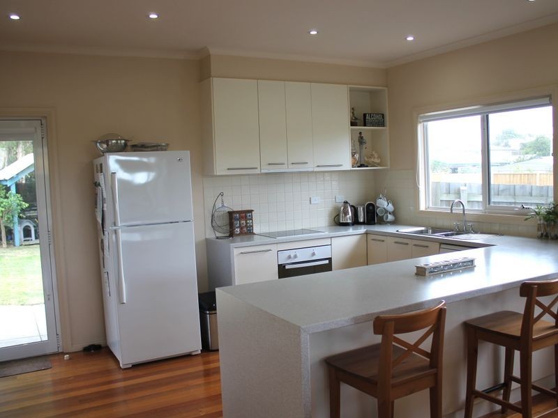 111 Bayview Avenue, Inverloch VIC 3996