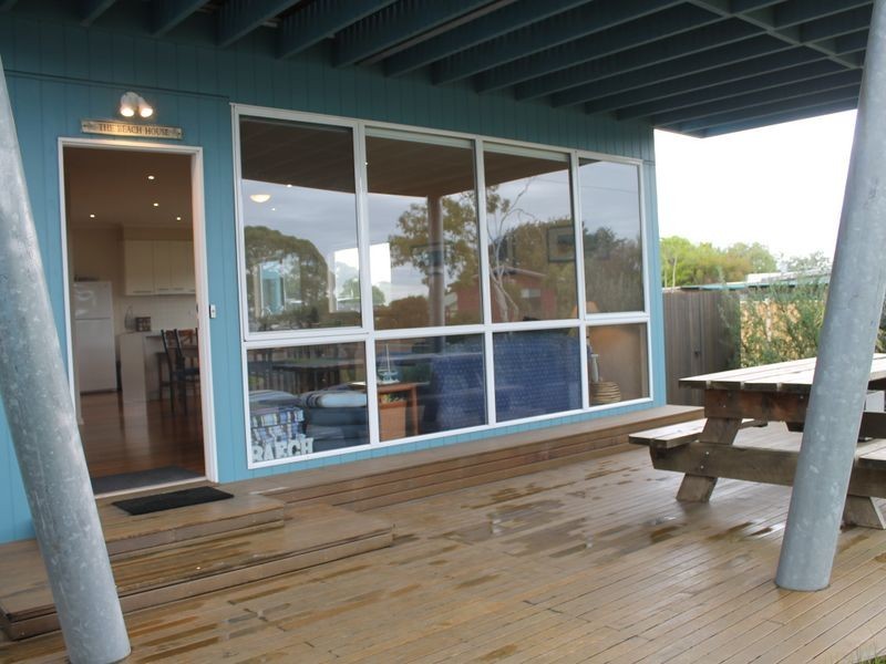 111 Bayview Avenue, Inverloch VIC 3996