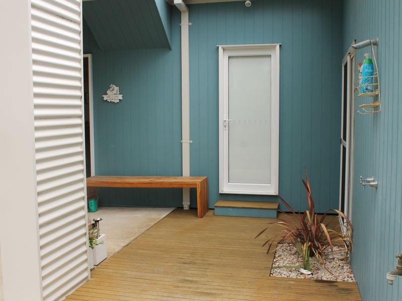 111 Bayview Avenue, Inverloch VIC 3996