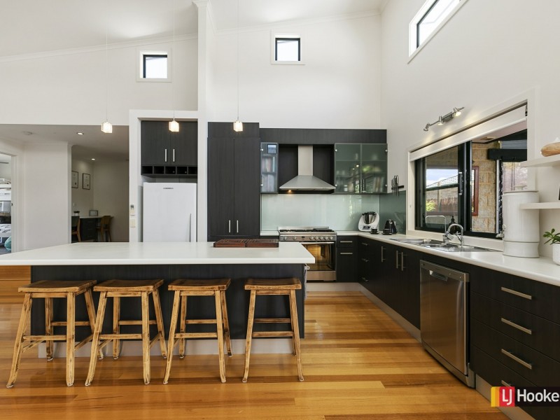 10 Queenscliff Drive, Inverloch VIC 3996