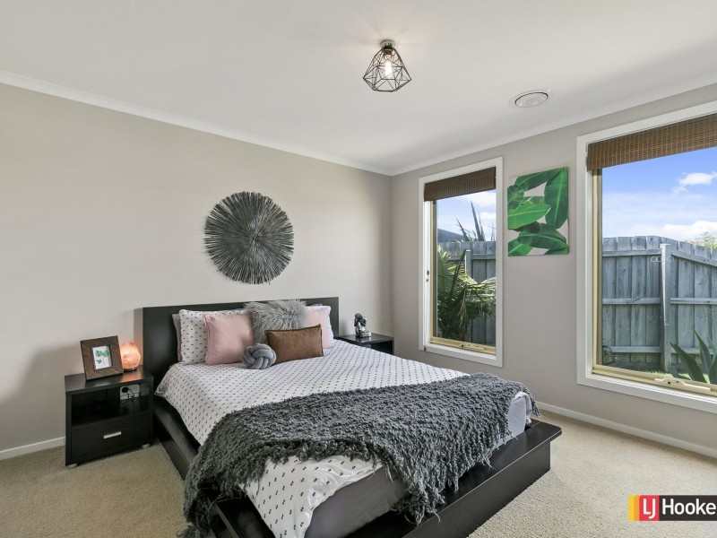 9 Dalmont Bay Court, Inverloch VIC 3996