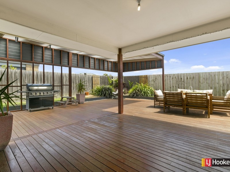 9 Dalmont Bay Court, Inverloch VIC 3996