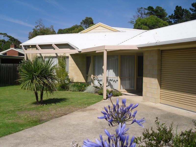 10 Streeton Court, Inverloch VIC 3996