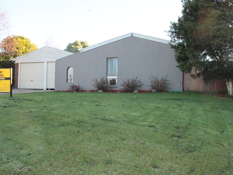 22 Blair Crescent, Leongatha VIC 3953