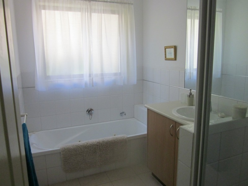 Unit 4/20 Kathryn Close, Inverloch VIC 3996