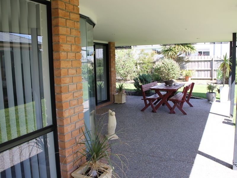 1 Golders Green, Inverloch VIC 3996