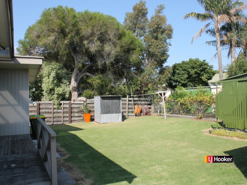 19 Anderson Avenue, Inverloch VIC 3996