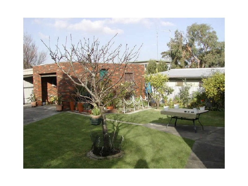 14 Grandview Grove, Inverloch VIC 3996