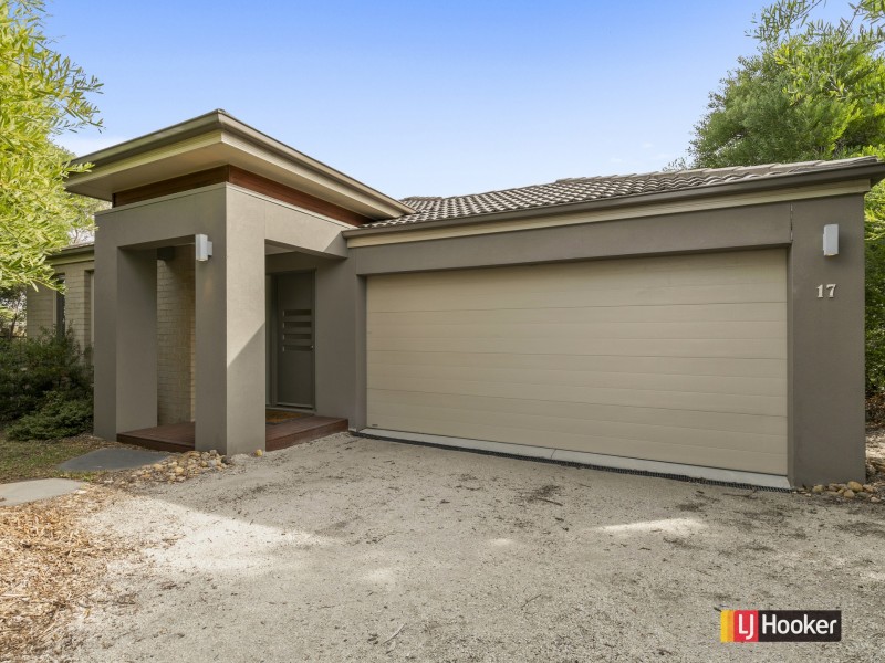 17 Melaleuca Mews, Inverloch VIC 3996