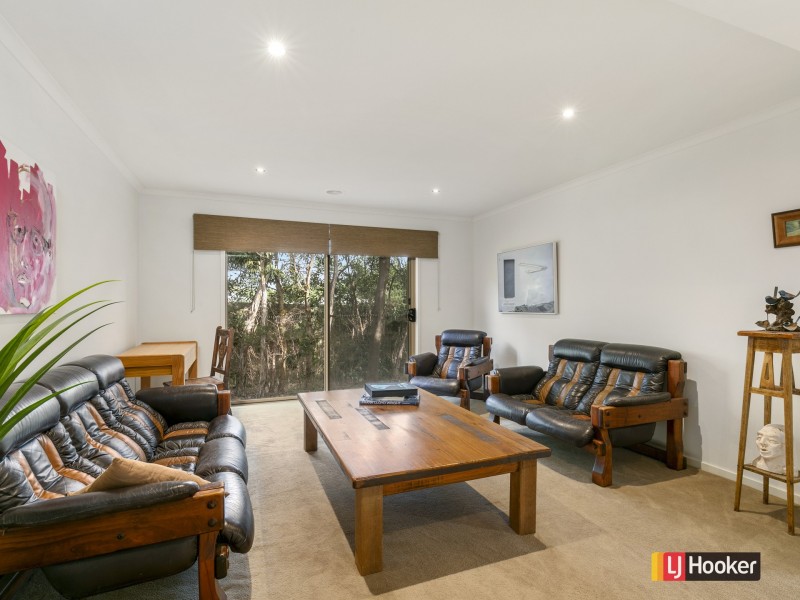 17 Melaleuca Mews, Inverloch VIC 3996