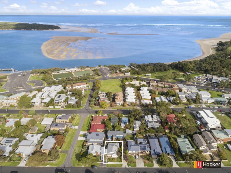 16 High Street, Inverloch VIC 3996