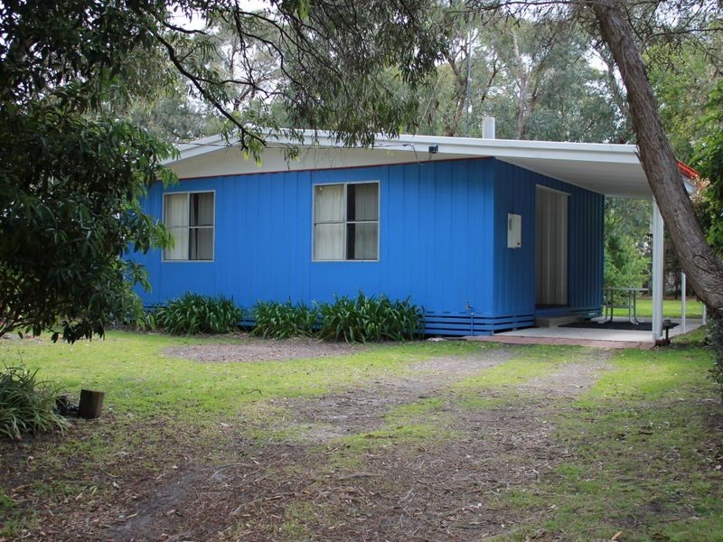 4 Ebor Avenue, Inverloch VIC 3996