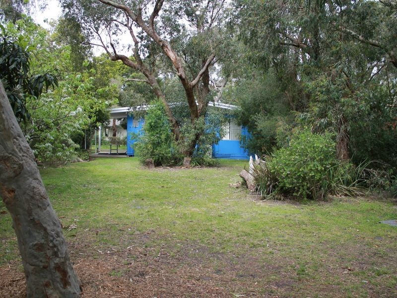 4 Ebor Avenue, Inverloch VIC 3996