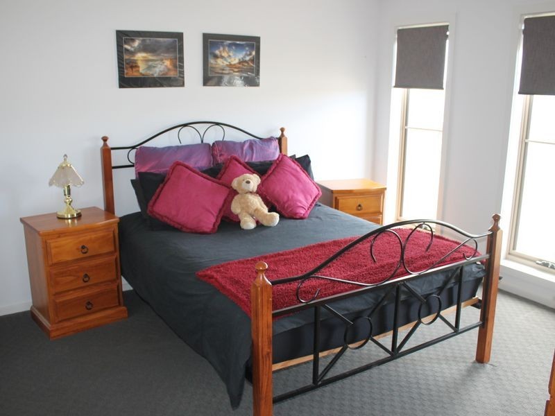 5 Cassinia Street, Inverloch VIC 3996