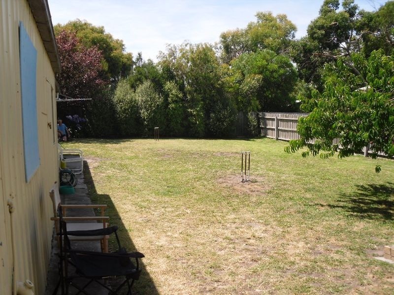 8 Corsair Grove, Inverloch VIC 3996