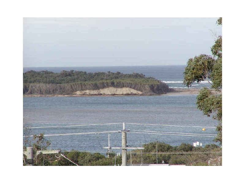 32 Bruce Street, Inverloch VIC 3996