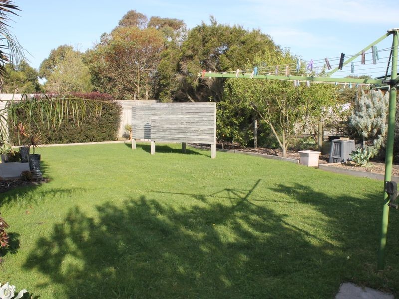 10 Royal Parade, Inverloch VIC 3996