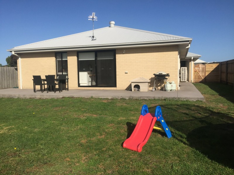 17 Headland Way, Inverloch VIC 3996