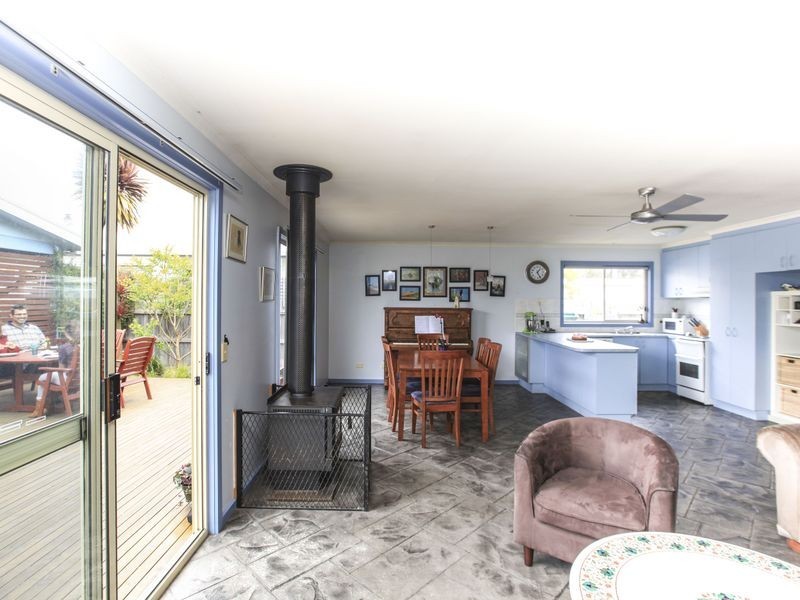 41 Tamara Crescent, Inverloch VIC 3996