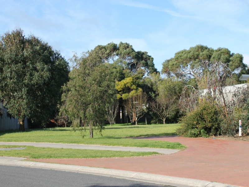 66 Beachcomber Drive, Inverloch VIC 3996