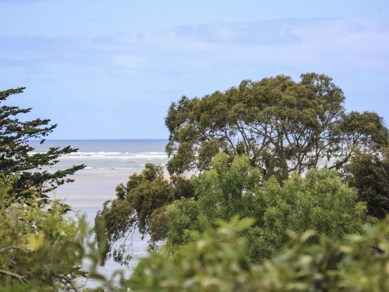 10 Hillside Avenue, Inverloch VIC 3996