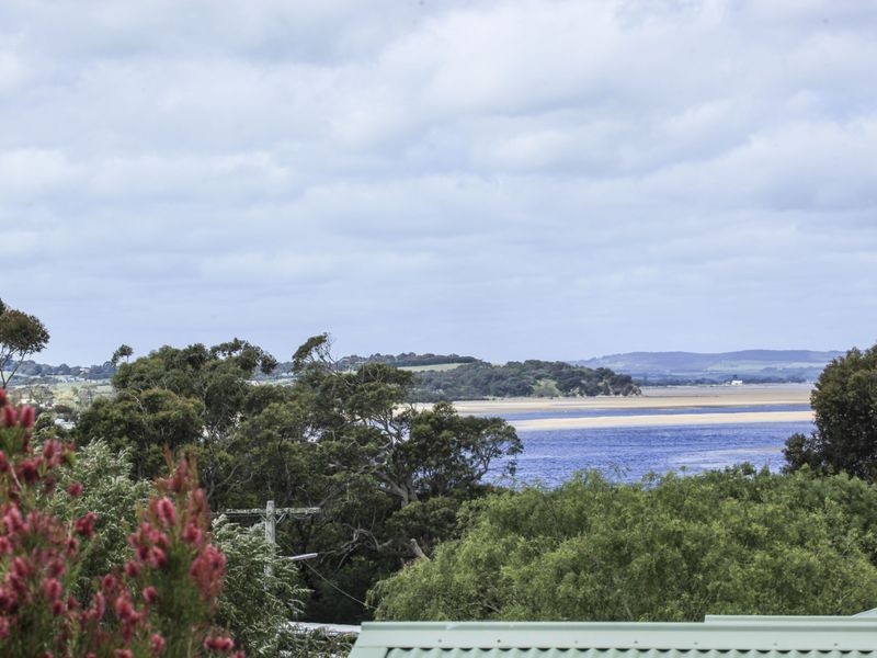 10 Hillside Avenue, Inverloch VIC 3996