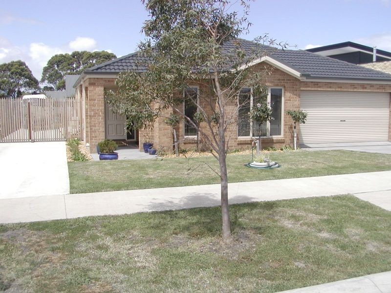 12 Queenscliff Drive, Inverloch VIC 3996