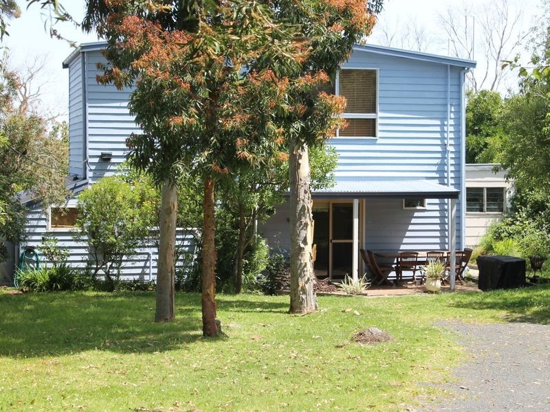 2/42 Bayview Avenue, Inverloch VIC 3996