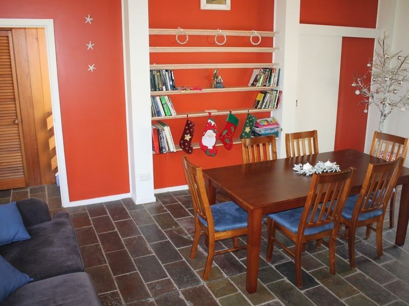2/42 Bayview Avenue, Inverloch VIC 3996