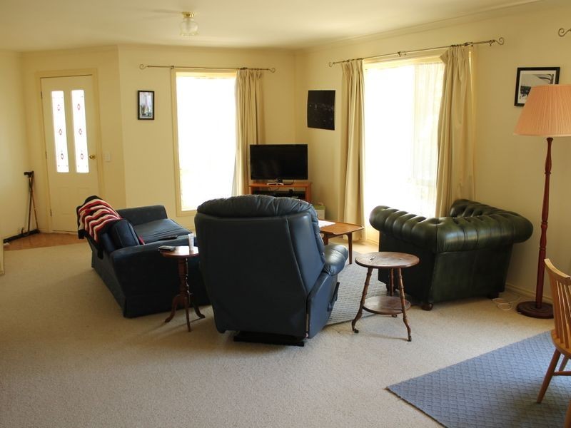 2/33 Powlett Street, Inverloch VIC 3996