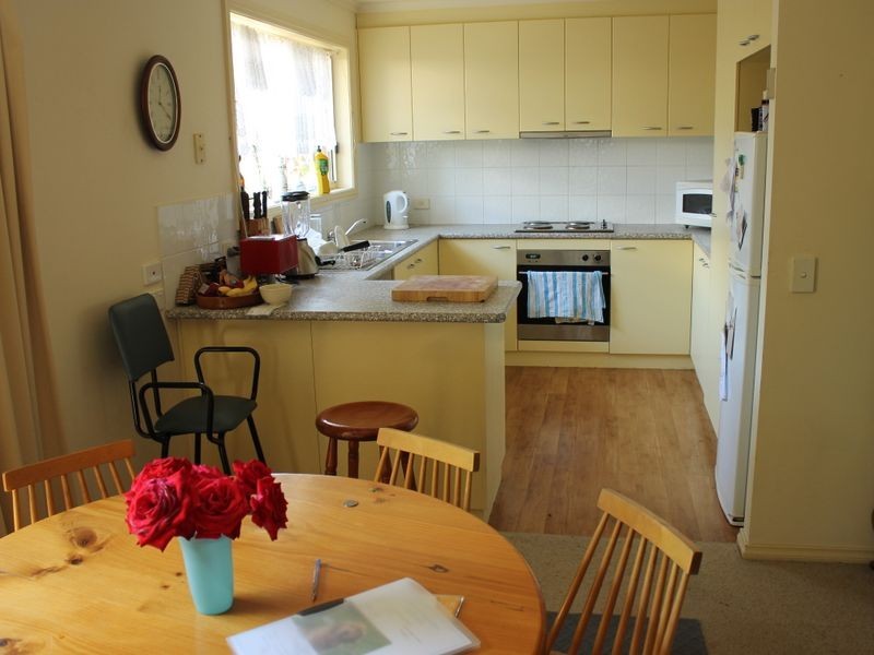 2/33 Powlett Street, Inverloch VIC 3996