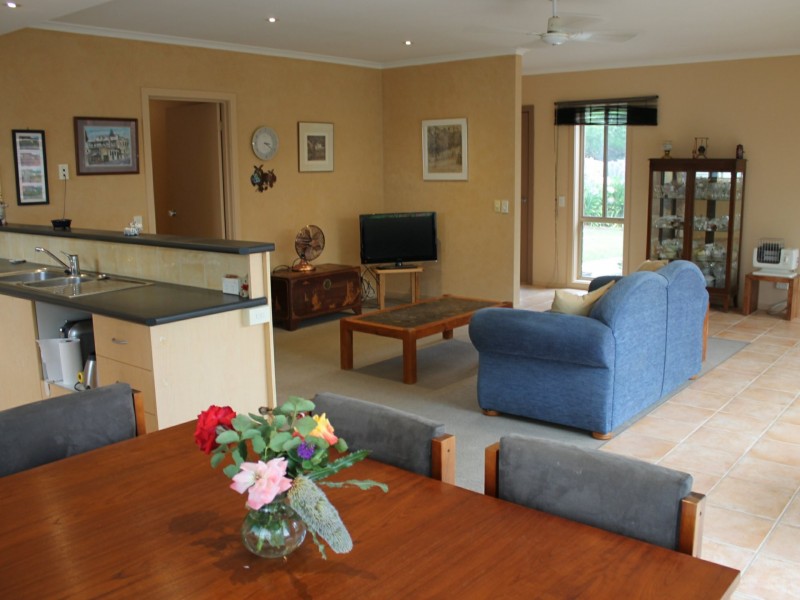 6 Manna Gum Close, Inverloch VIC 3996