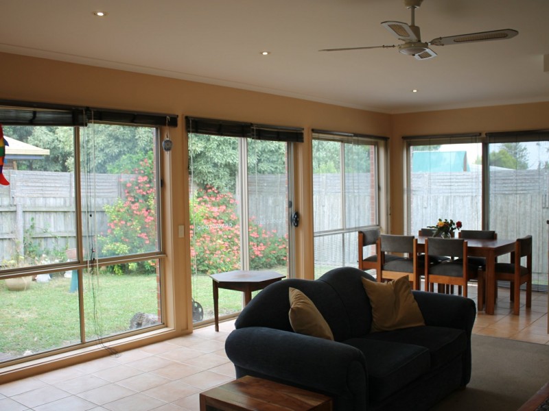 6 Manna Gum Close, Inverloch VIC 3996