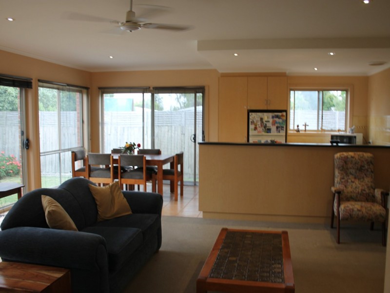 6 Manna Gum Close, Inverloch VIC 3996