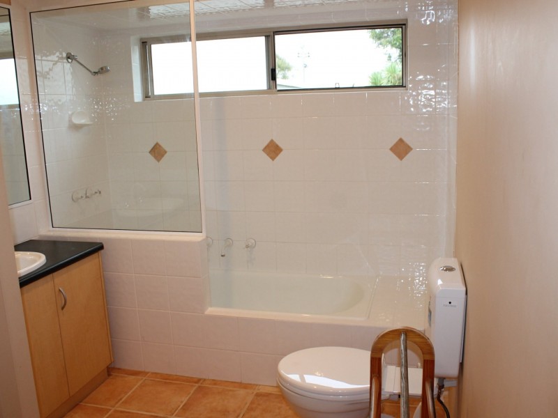 6 Manna Gum Close, Inverloch VIC 3996