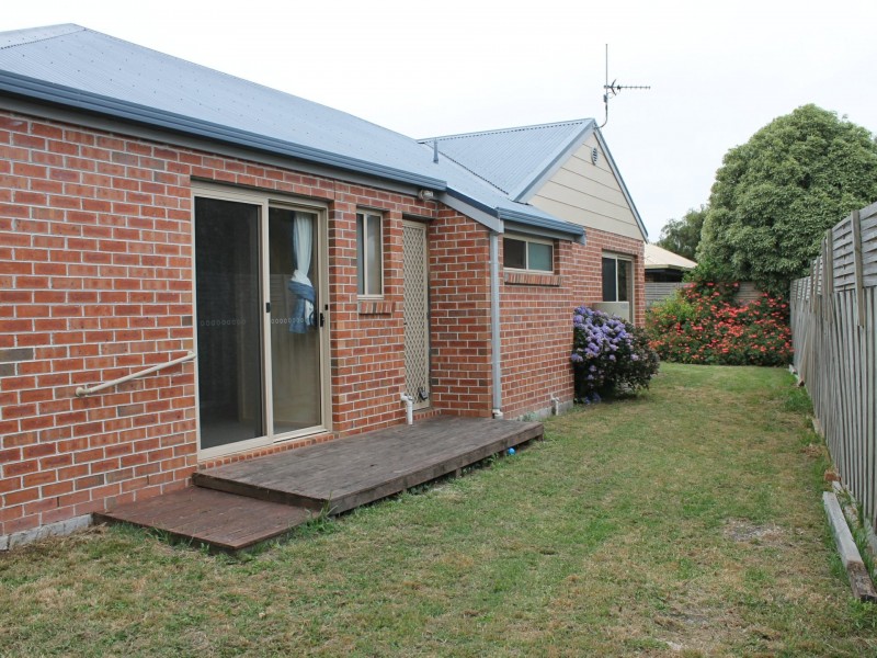 6 Manna Gum Close, Inverloch VIC 3996