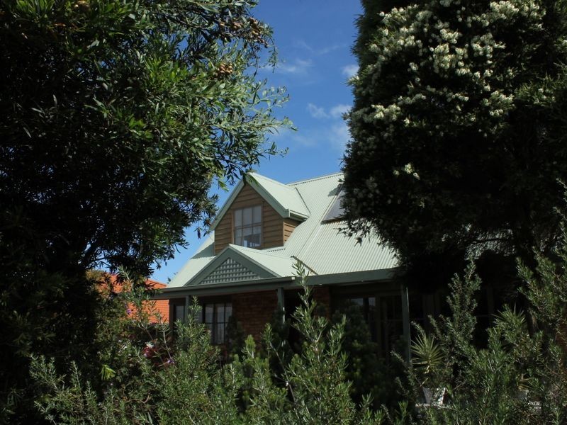 4 Heather Grove, Inverloch VIC 3996