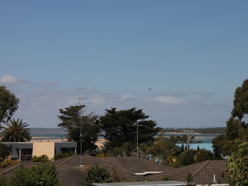 14 Sandymount Avenue, Inverloch VIC 3996