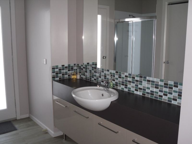 11 Endeavour Place, Inverloch VIC 3996