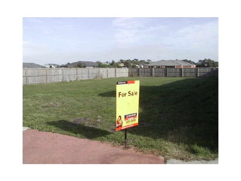 24 Endeavour Place, Inverloch VIC 3996