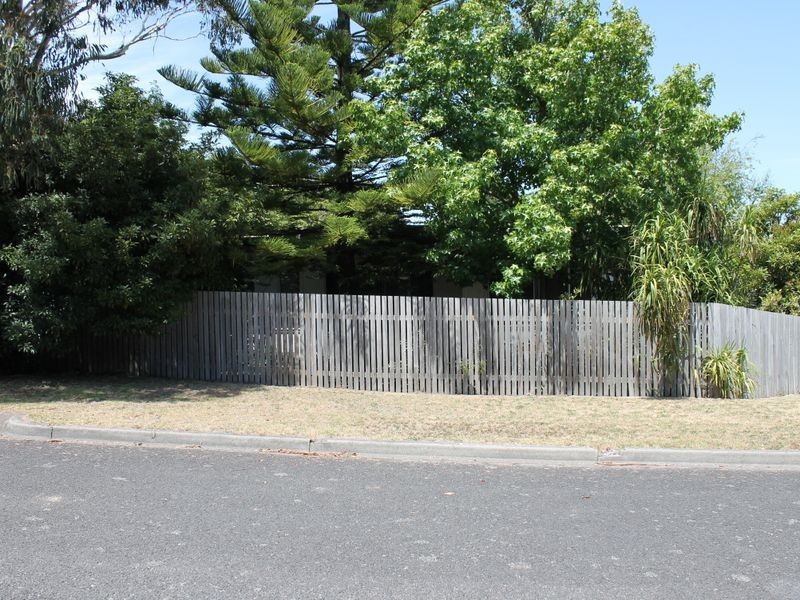 22 Bruce Street, Inverloch VIC 3996