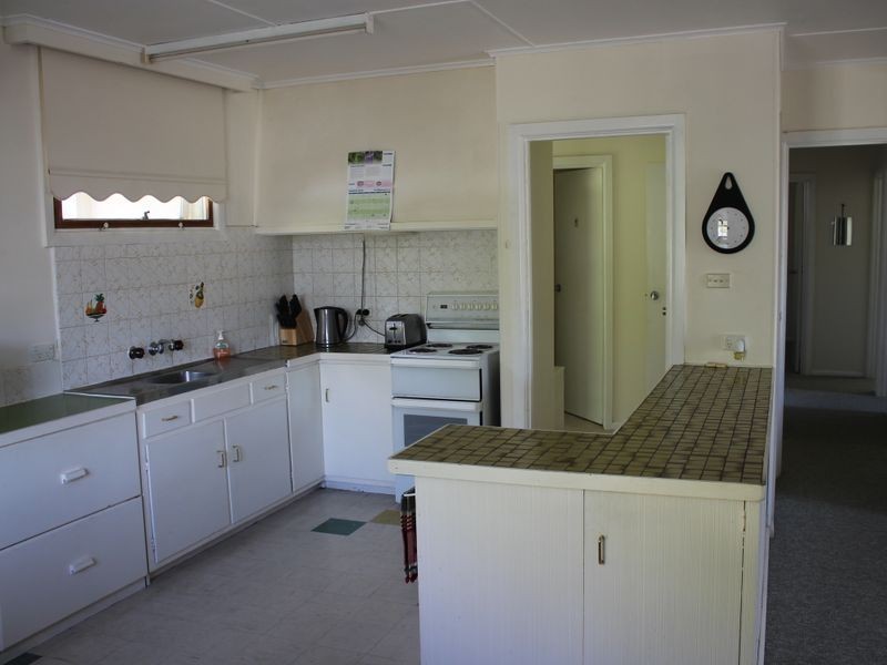 9 Beilby Avenue, Inverloch VIC 3996