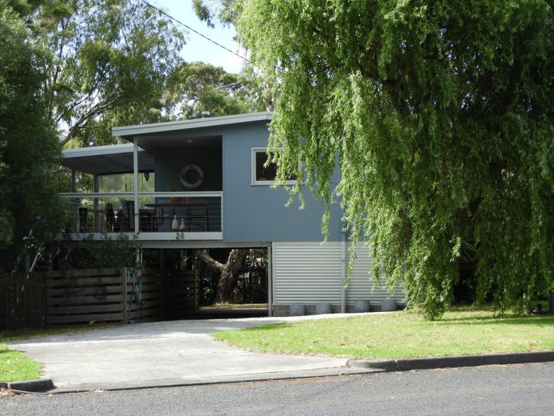 24 Nautilus Road, Inverloch VIC 3996