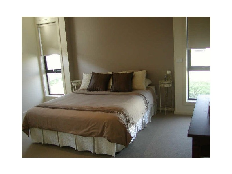 8 Endeavour Place, Inverloch VIC 3996