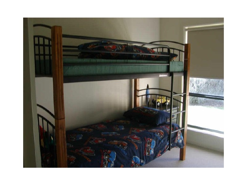 8 Endeavour Place, Inverloch VIC 3996